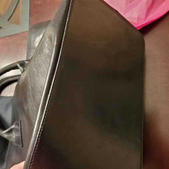 Hirofu Elegant Black Leather Tote Bag - Picture 8 of 15